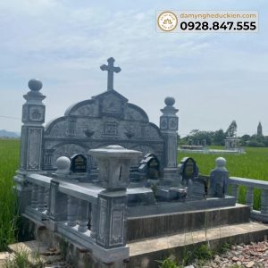 lăng mộ đá công giáo m02