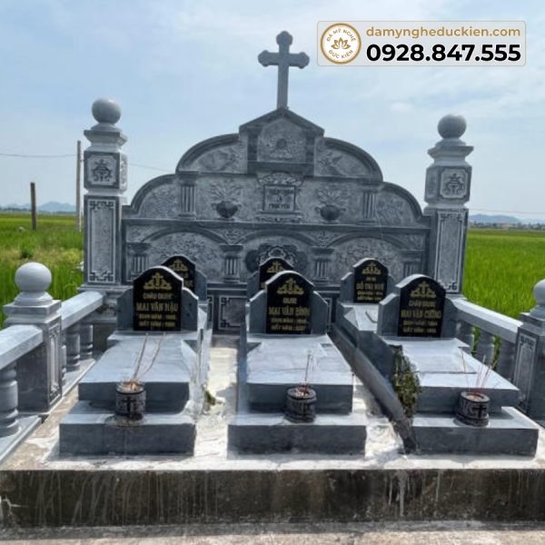 lăng mộ đá công giáo m02
