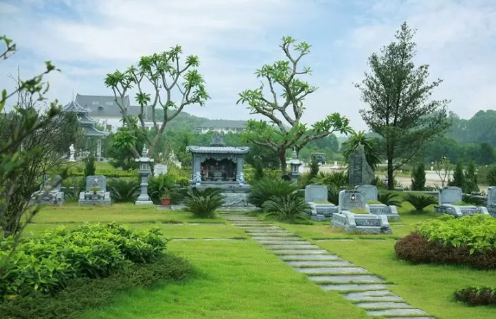 Vì sao nên trồng cây trên mộ