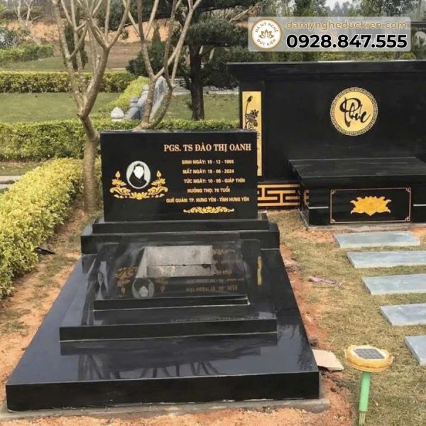 Mộ đá tam cấp M04