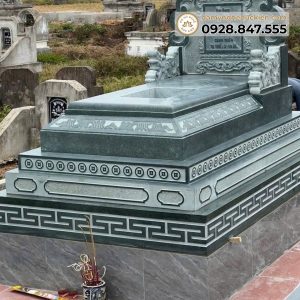 Mộ đá tam cấp M07