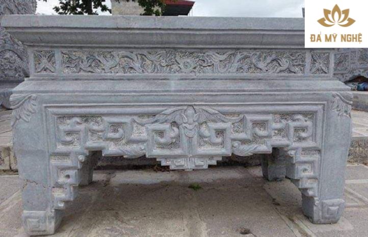Các loại bàn thờ thiên đá ngoài trời