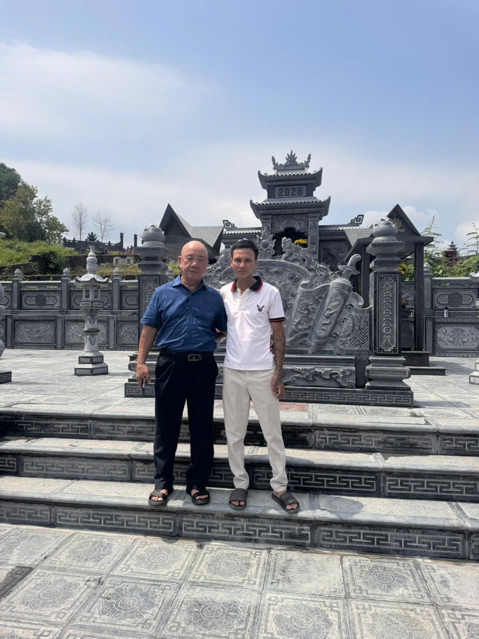 Công trình khu lăng mộ đá được Đá Mỹ Nghệ Đức Kiên hoàn thành