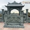 Cổng lăng mộ đá mái đao với cuốn thư chữ Phúc và đôi trụ đèn đá