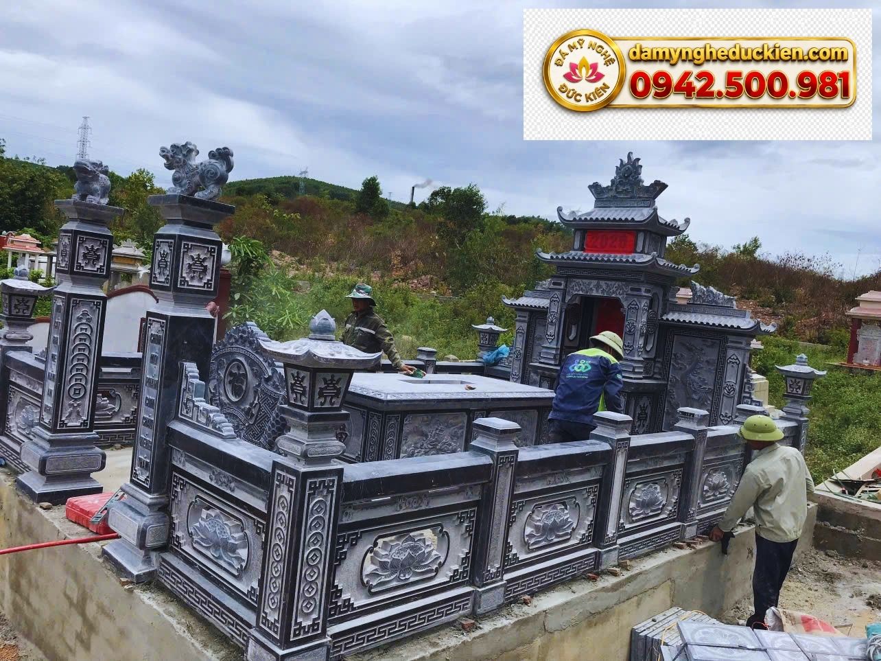 Mẫu Lăng Mộ Đá Gia Đình Đẹp, Chạm Khắc Tinh Xảo – Đá Mỹ Nghệ Đức Kiên