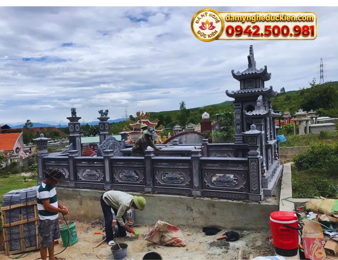 Mẫu Lăng Mộ Đá Gia Đình Đẹp, Chạm Khắc Tinh Xảo – Đá Mỹ Nghệ Đức Kiên
